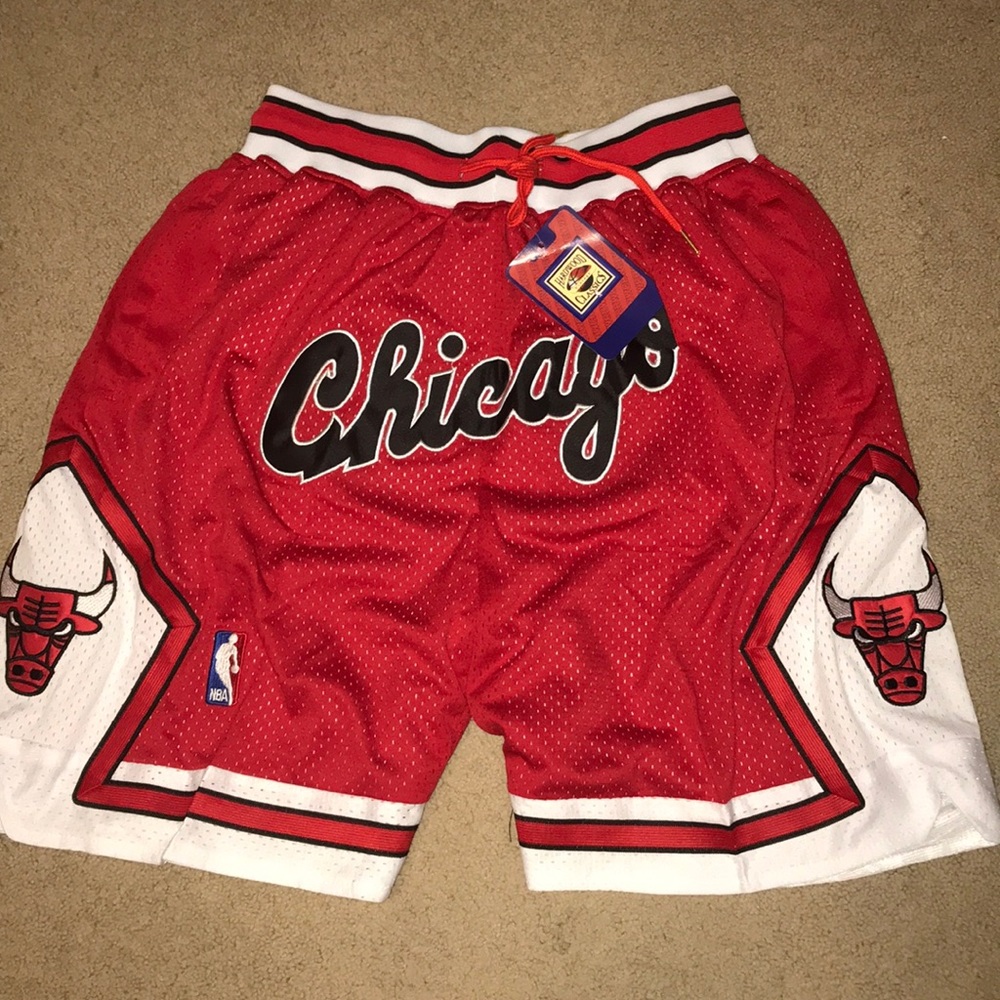 Mens Just Don, Chicago Bulls Shorts (Size Large)